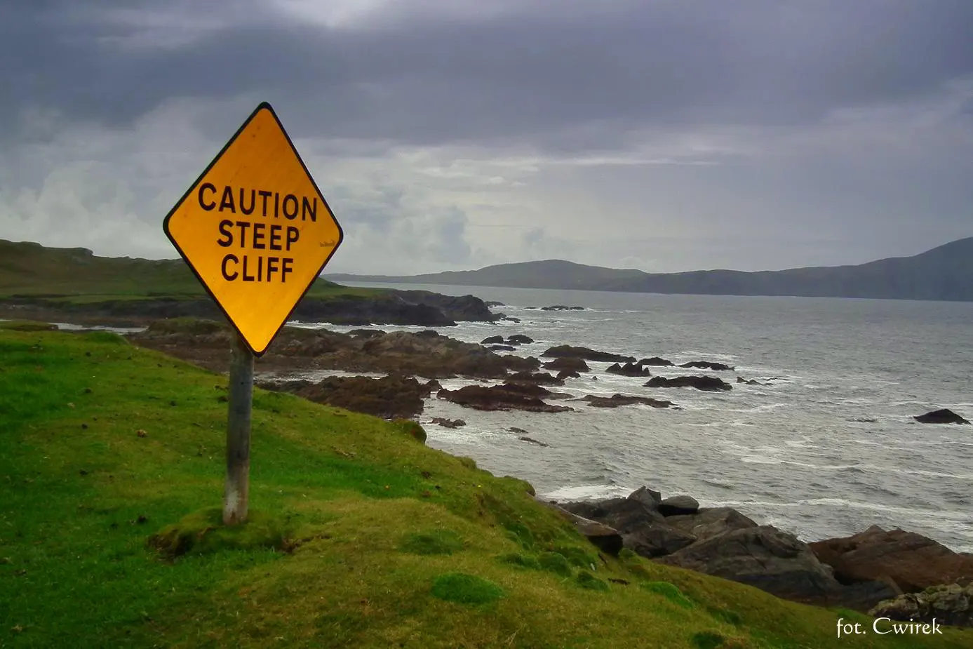 znak_klifa_achill_2010