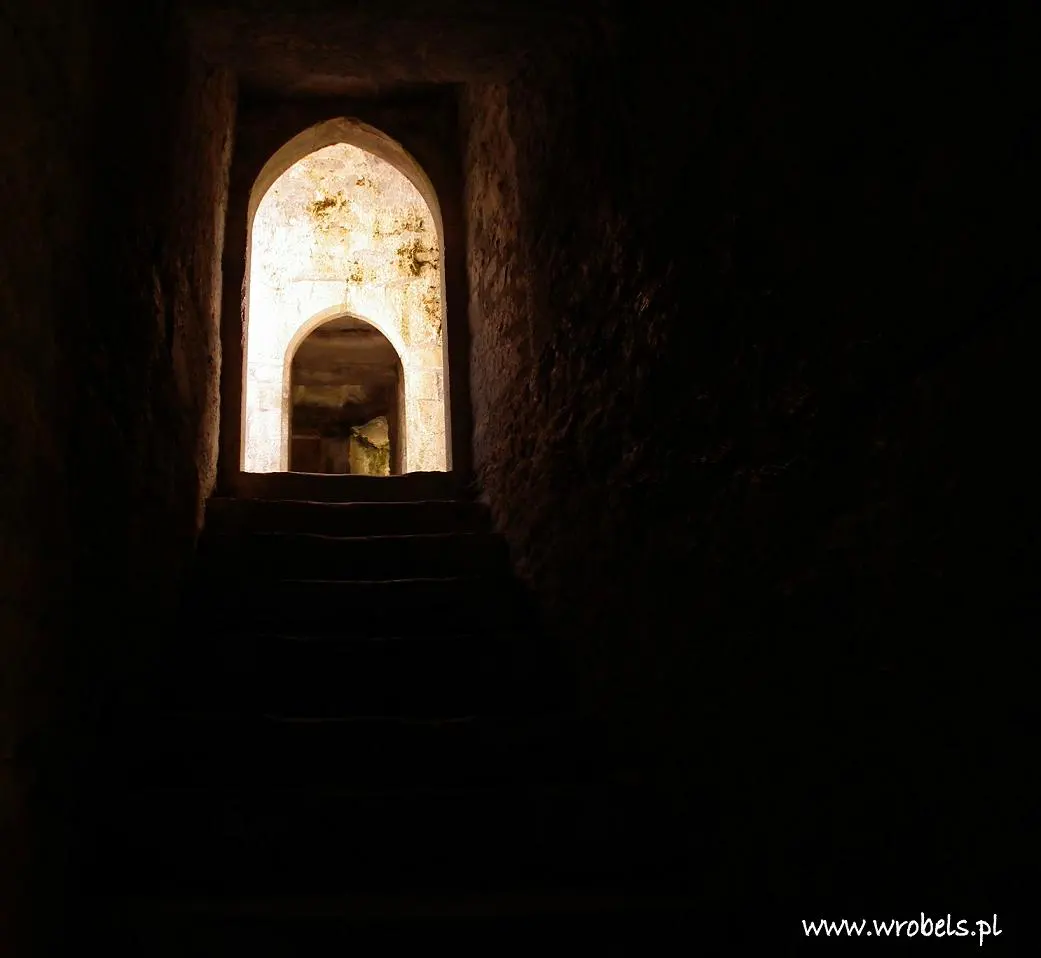 Black and Entrance, Abbey