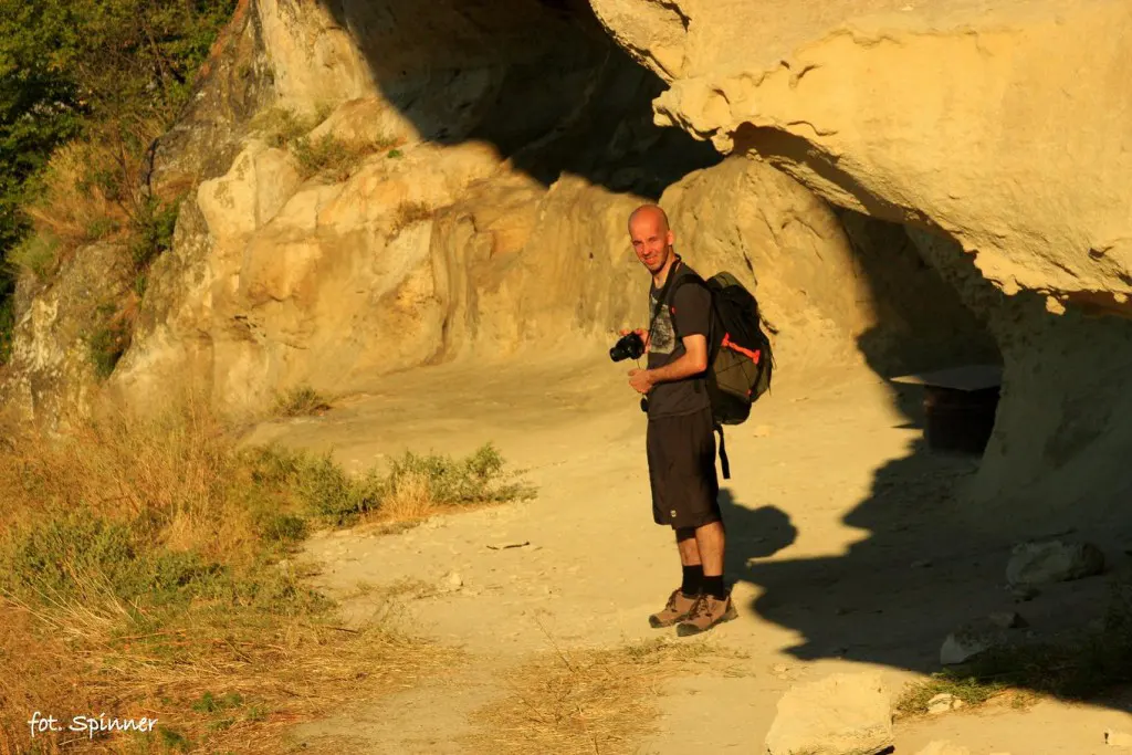 Tuż przed wejściem na teren skalnego miasta